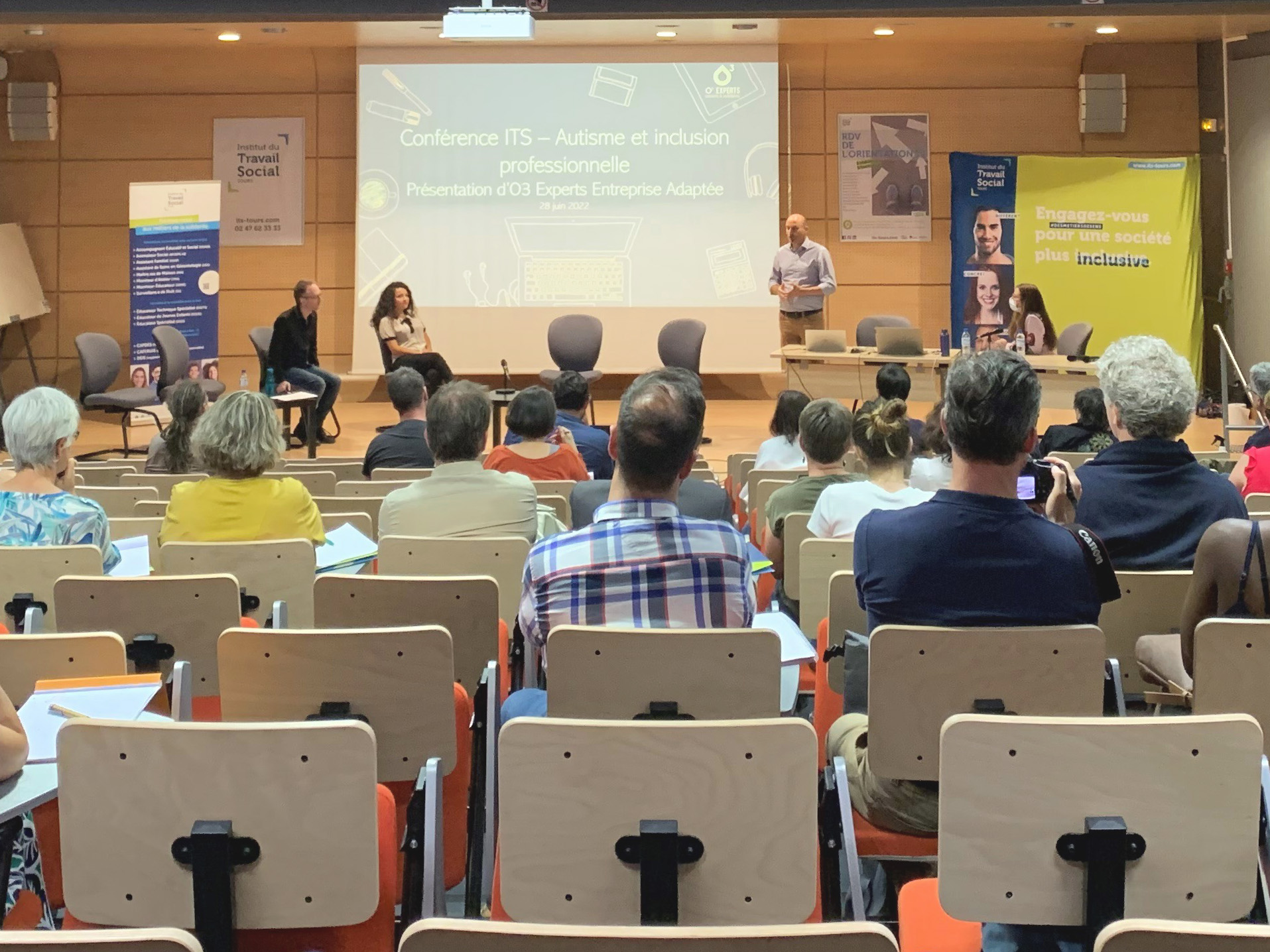 Conférence en amphithéâtre dans le cadre du cycle de conférences Les Après-midis de l'ITS